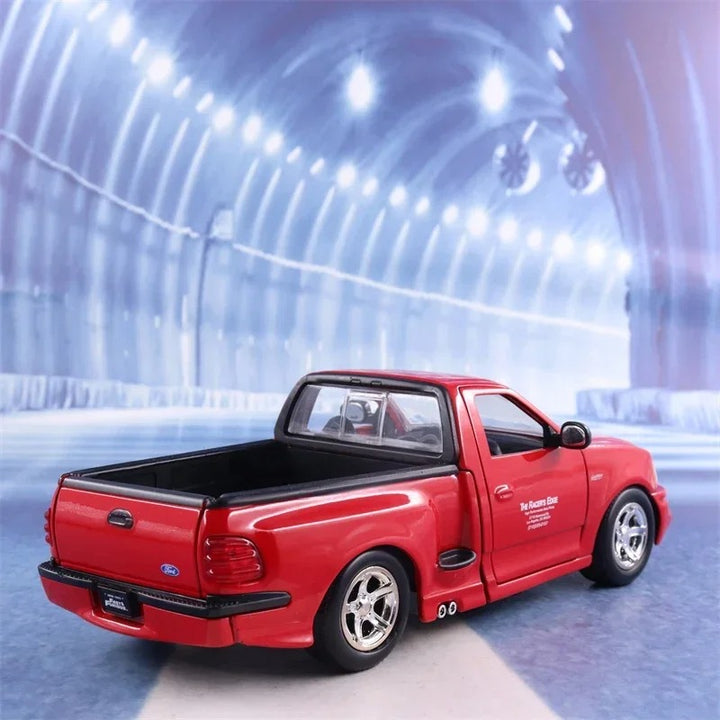 Ford F-150 SVT 1:24