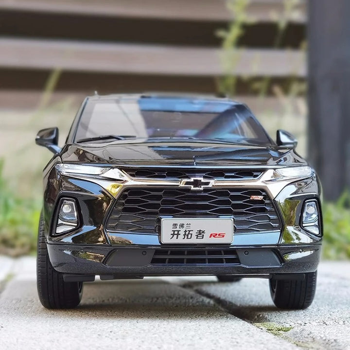 Chevrolet Blazer Trailblazer RS SUV 1:18 28cm