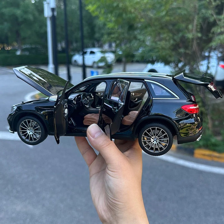 Mercedes GLC 1:18