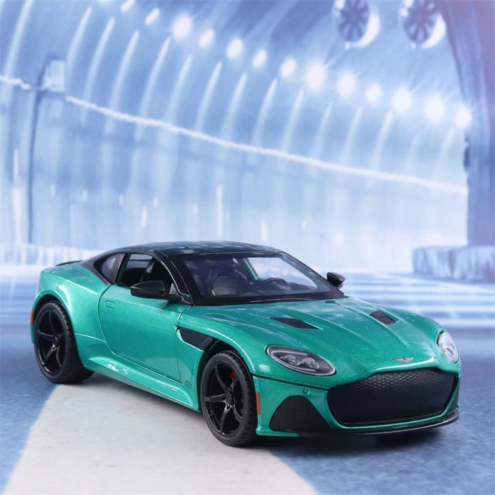 Aston Martin DBS 1:24 21cm