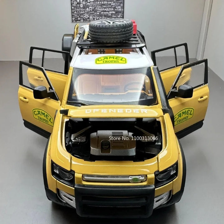 Land Rover Defender Camel Trophy 1:24 22cm