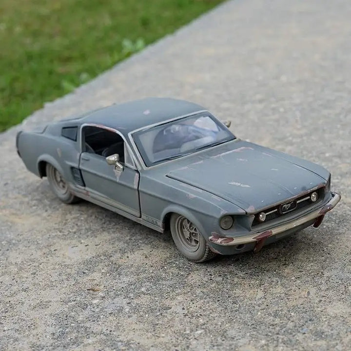 Ford Mustang GT 1967 1:24 19cm