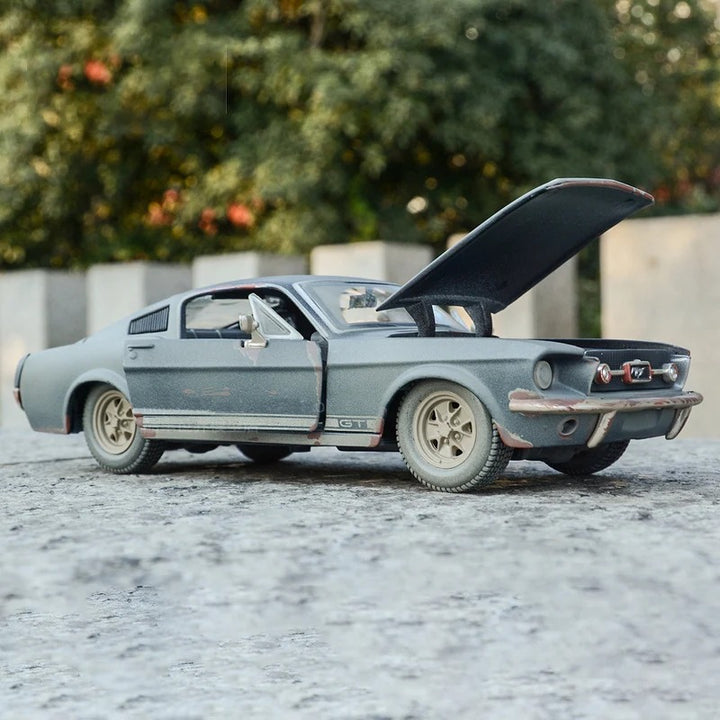 Ford Mustang GT 1967 1:24 19cm