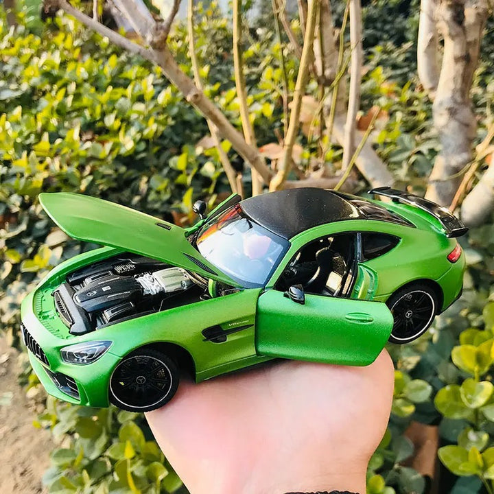 Mercedes Benz AMG GT R 1:24
