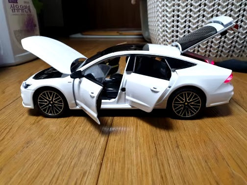 Audi A7 1: 24 20cm