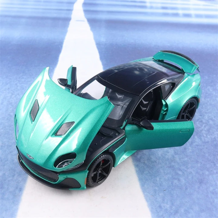 Aston Martin DBS 1:24 21cm