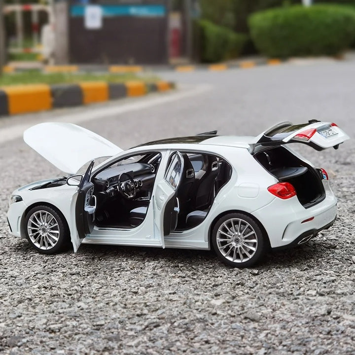 Mercedes Benz A A180 1:18 24cm