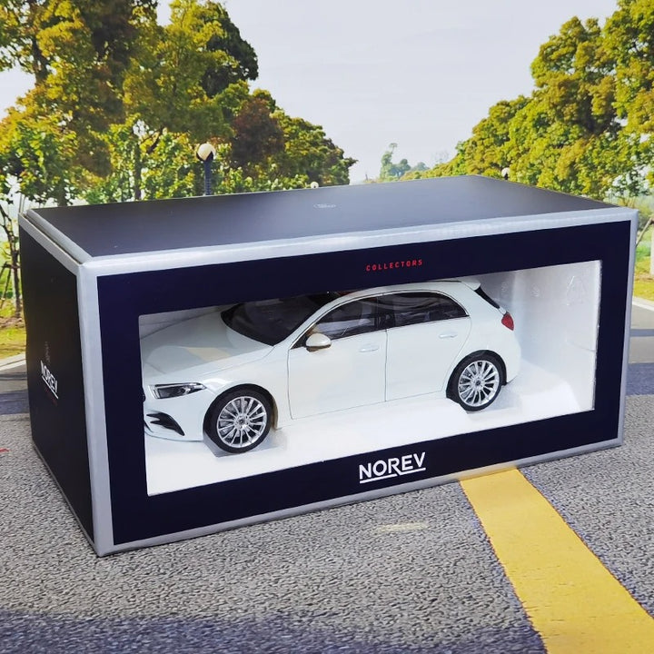 Mercedes Benz A A180 1:18 24cm