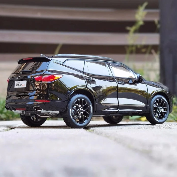 Chevrolet Blazer Trailblazer RS SUV 1:18 28cm