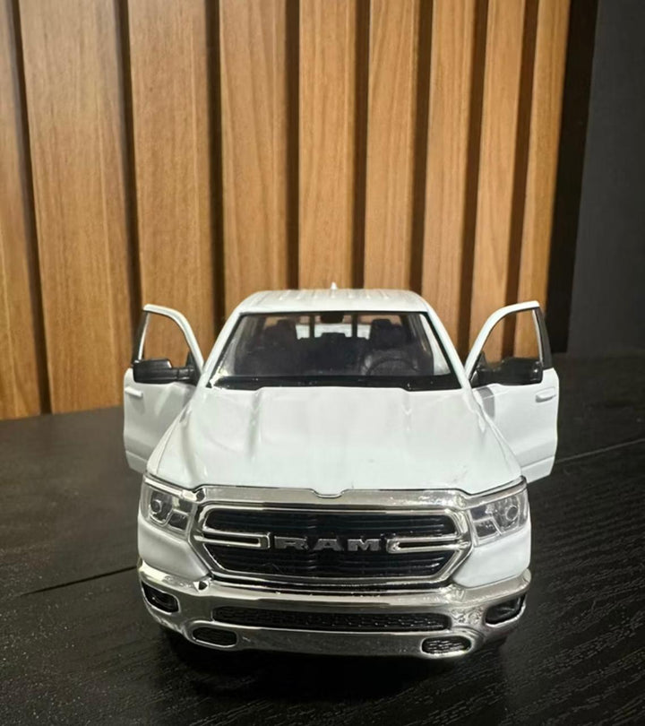 Dodge RAM 1500 1:24