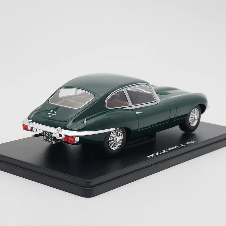 Jaguar E Type 1:24