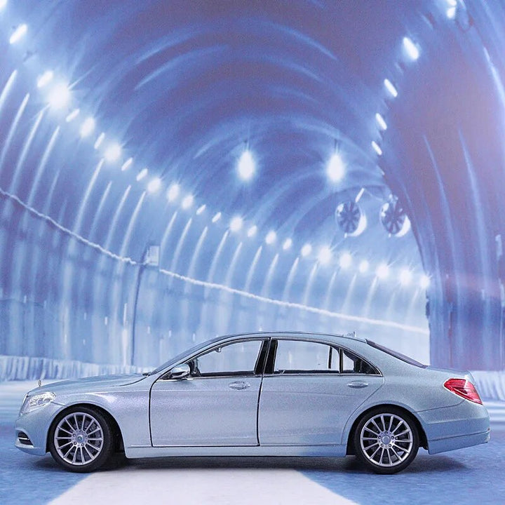 Mercedes Benz S-Class  1:24 20cm