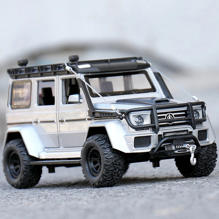 Mercedes Benz V12 G550 SUV 1:24