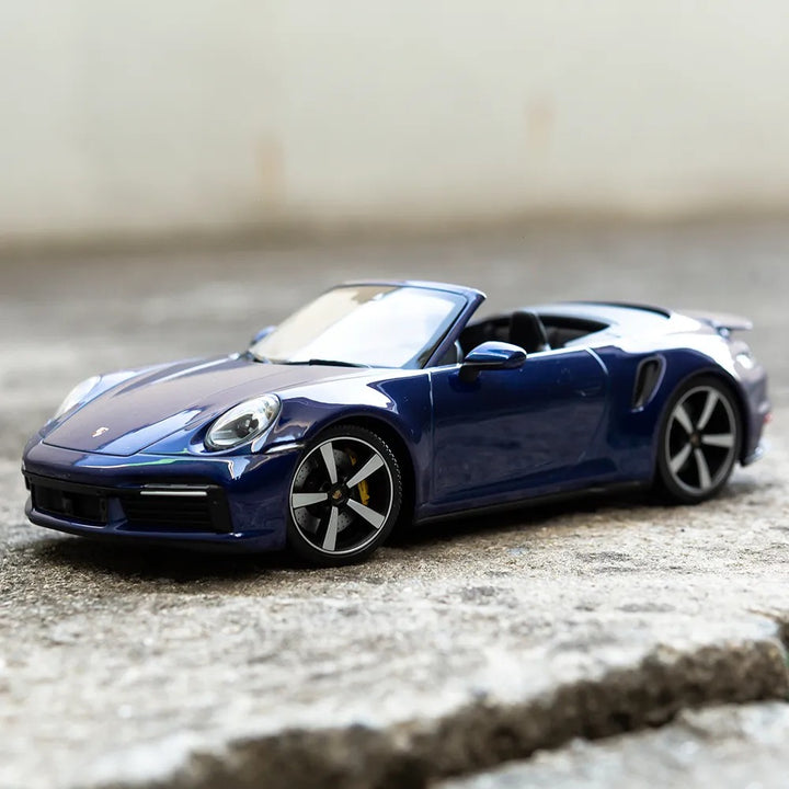 Porsche 911 Turbo S Cabriolet 992 Azul 1:18