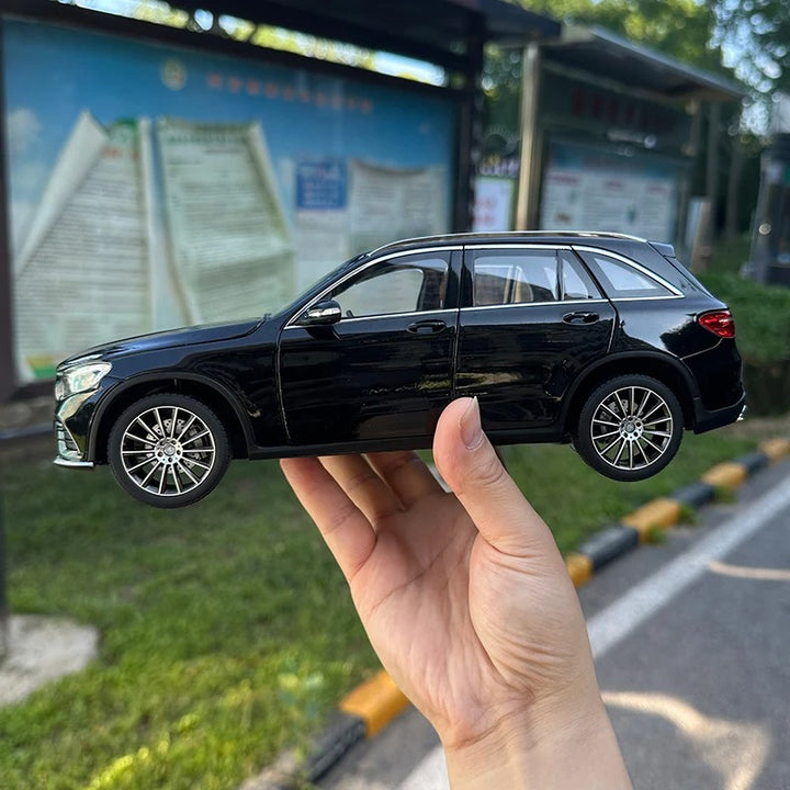 Mercedes GLC 1:18