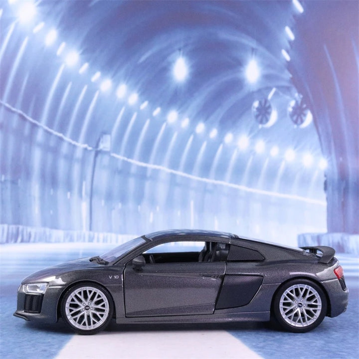 Audi R8 V10 Plus 1:24