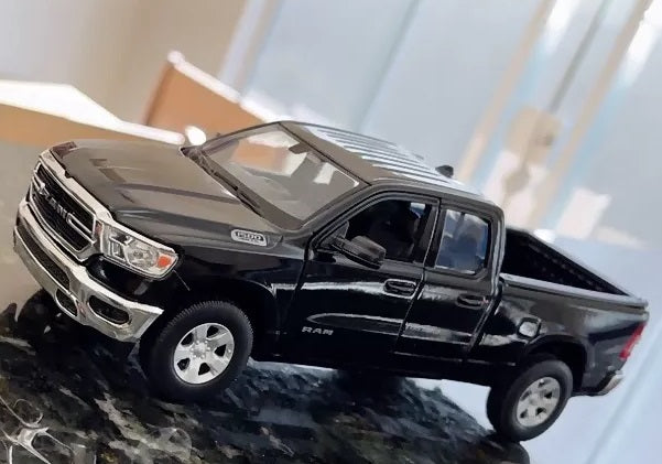Dodge RAM 1:24 20cm