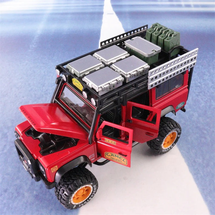 Camel Cup Land Rover Defender 1:24 18cm