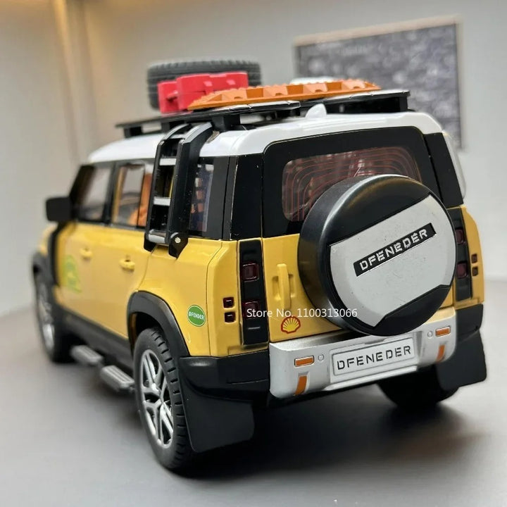 Land Rover Defender Camel Trophy 1:24 22cm