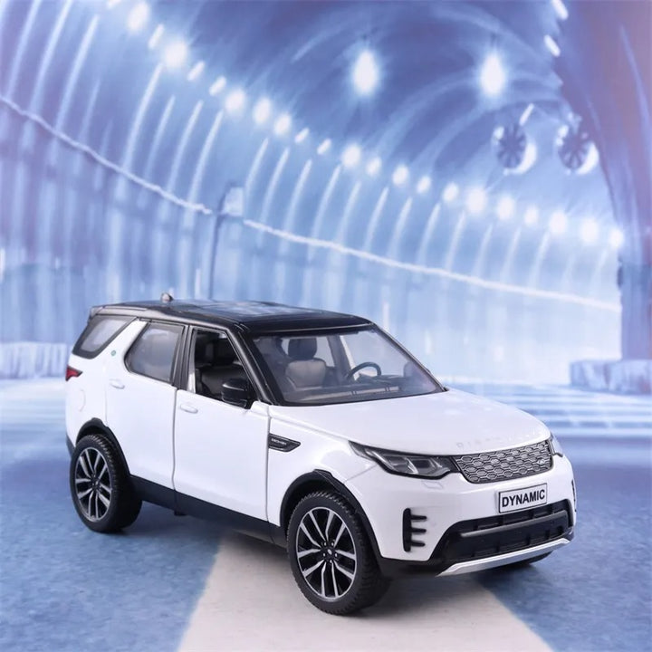 Range Rover Discovery R-Dynamic SUV 1:24 20cm