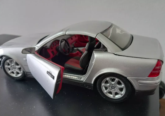 Mercedez Bens Slk 230 1:18