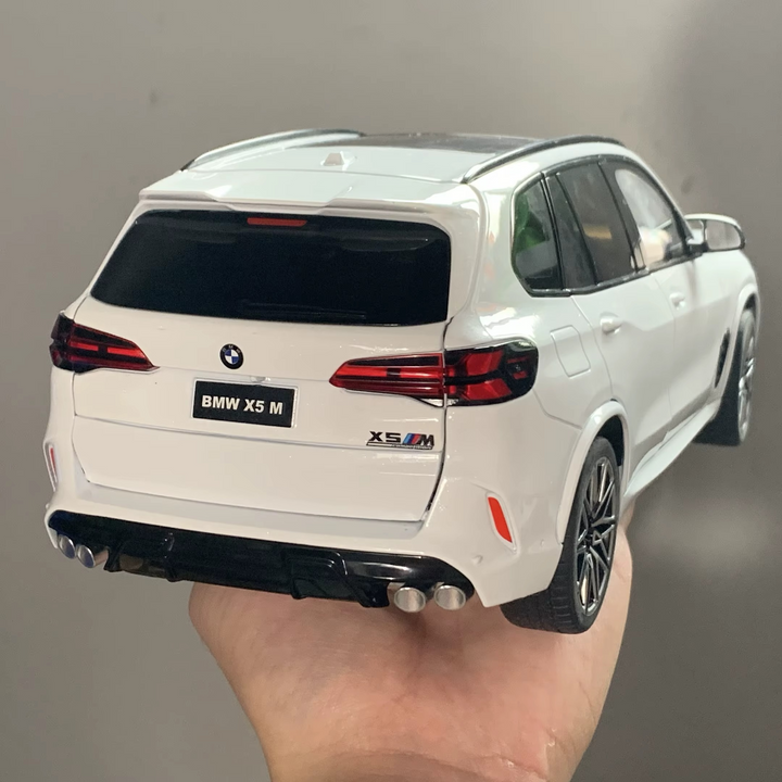 BMW X5M X5 F95 SUV 1:18 – 27cm