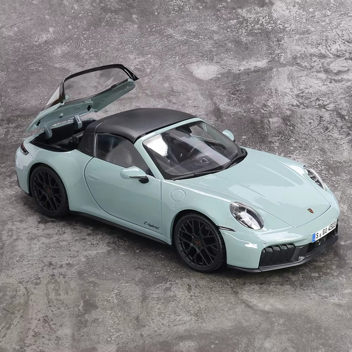 Porsche 911 Targa 4 GTS (992.2) 1:18