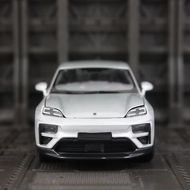 Porsche Macan 4 Electric 1:24