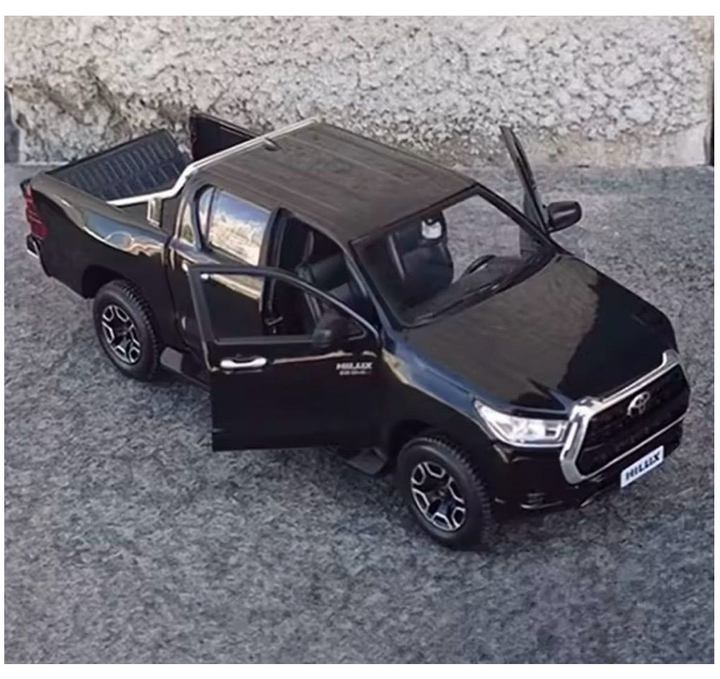 Toyota Hilux 1:24 20cm