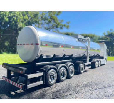 Conjunto Carreta Tanque 4 Eixos Escala 1:32 + Cavalo 1:32