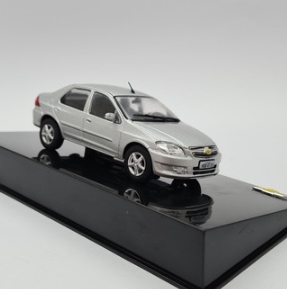 Chevrolet Prisma Prata Metal 1:43