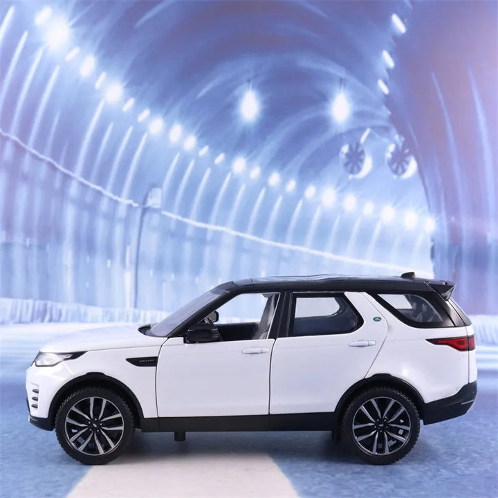Range Rover Discovery R-Dynamic SUV 1:24 20cm