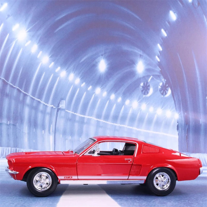 Ford Mustang GTA 1:18