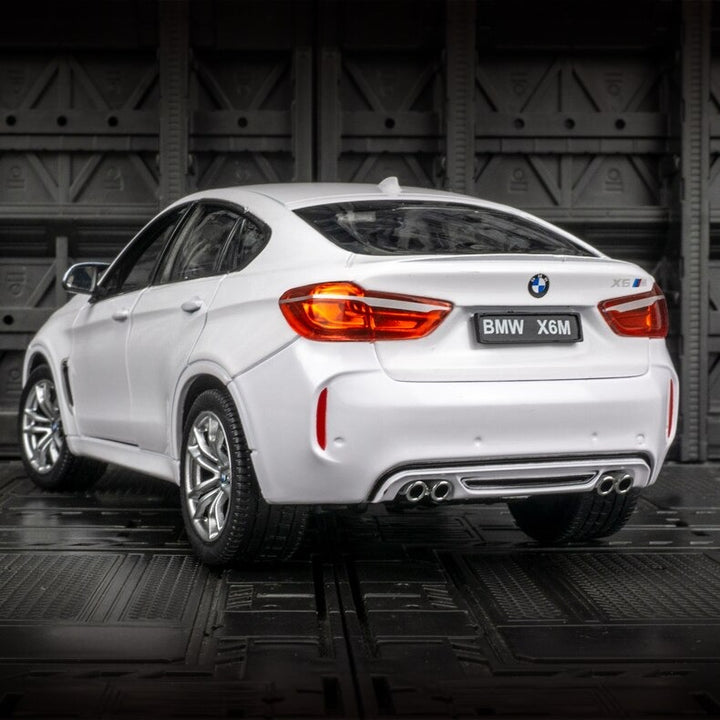 BMW X6 M 1:24 19CM