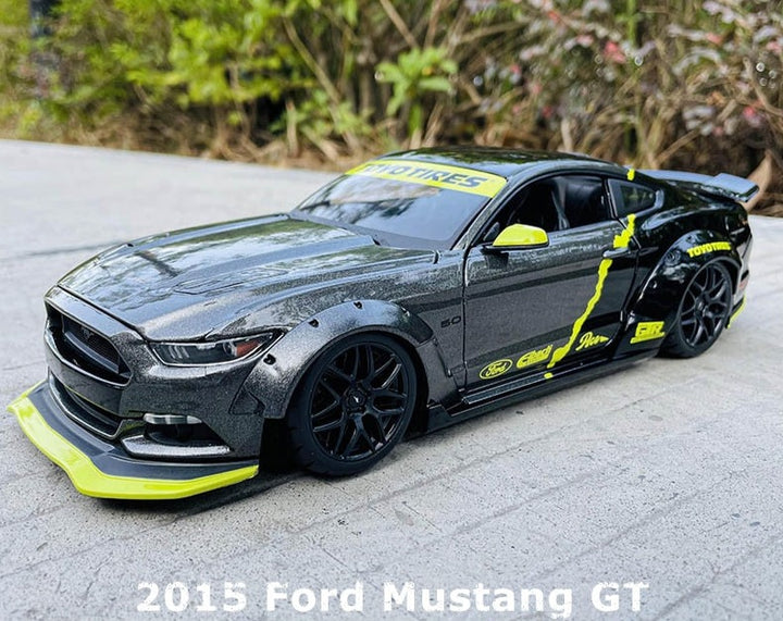 Ford Mustang GT 2015 1:18 27cm
