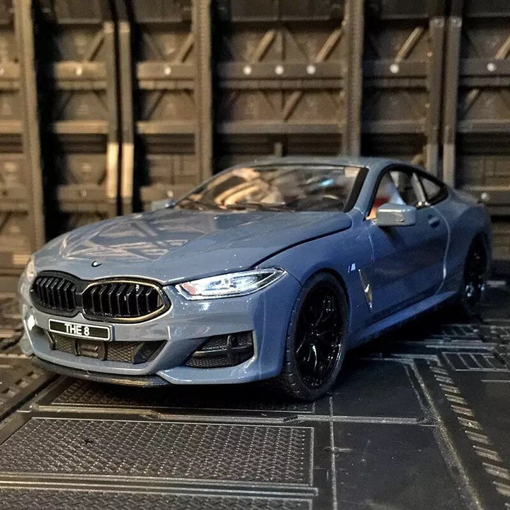 BMW M8 1:24