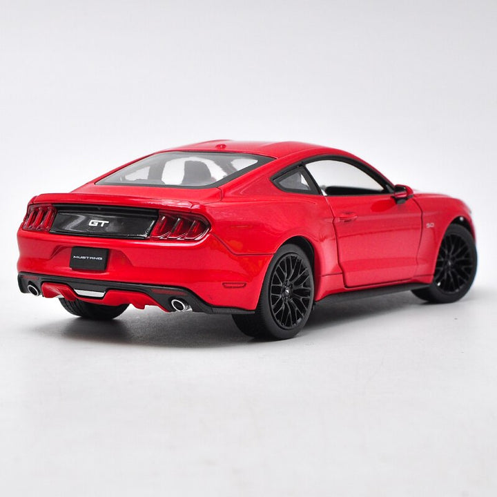 Ford Mustang GT 1:24 19cm