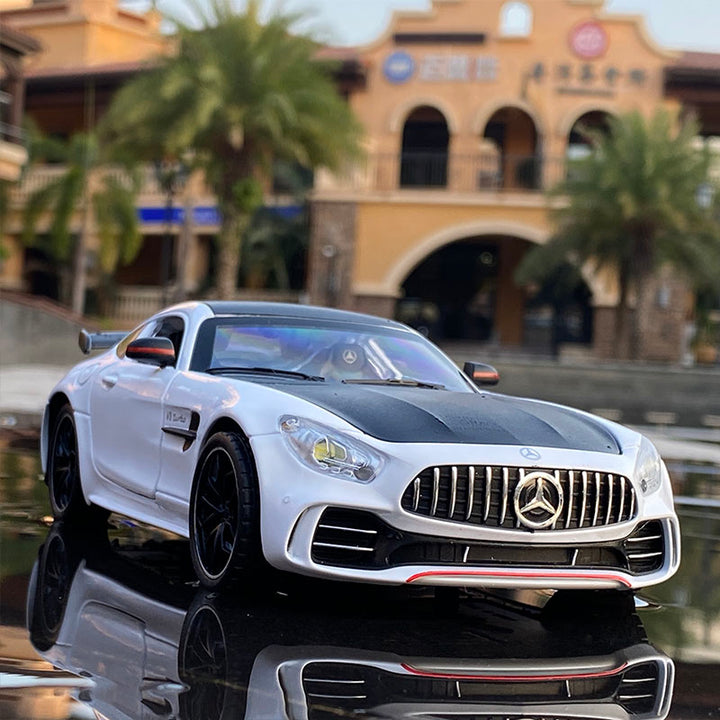 Mercedes-AMG GT R 1:24 19cm