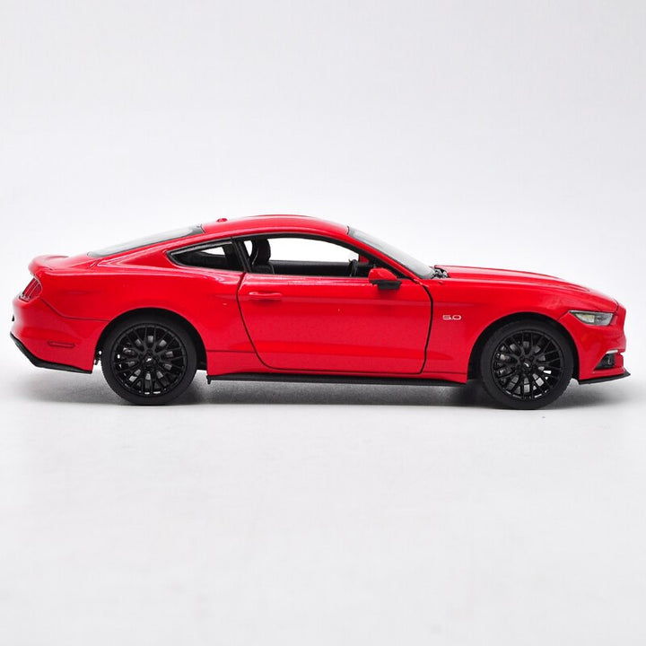 Ford Mustang GT 1:24 19cm