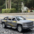 Silverado Chevrolet Pickup 1:32