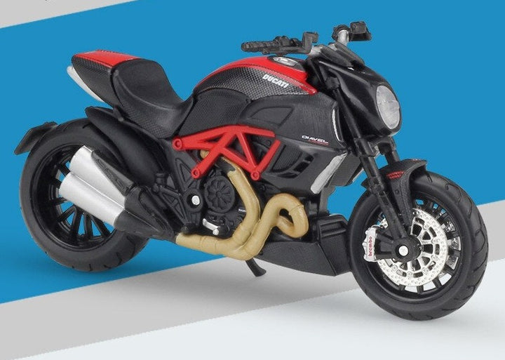 Moto 1:18 Ducati Naked V4