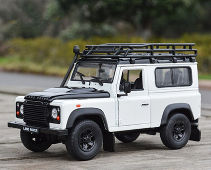Land Rover Defender 1:24