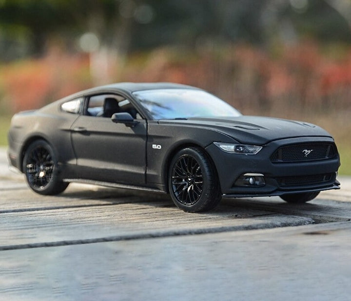 Ford Mustang GT 1:24 19cm
