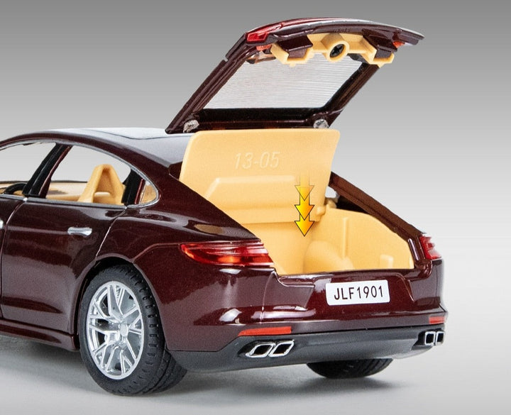 Porsche Panamera 1:24 20cm