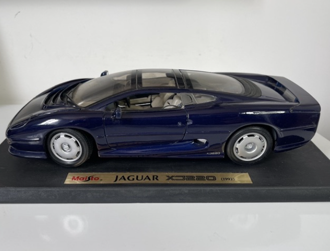 Jaguar XJ220 (1992) 1:18 25cm