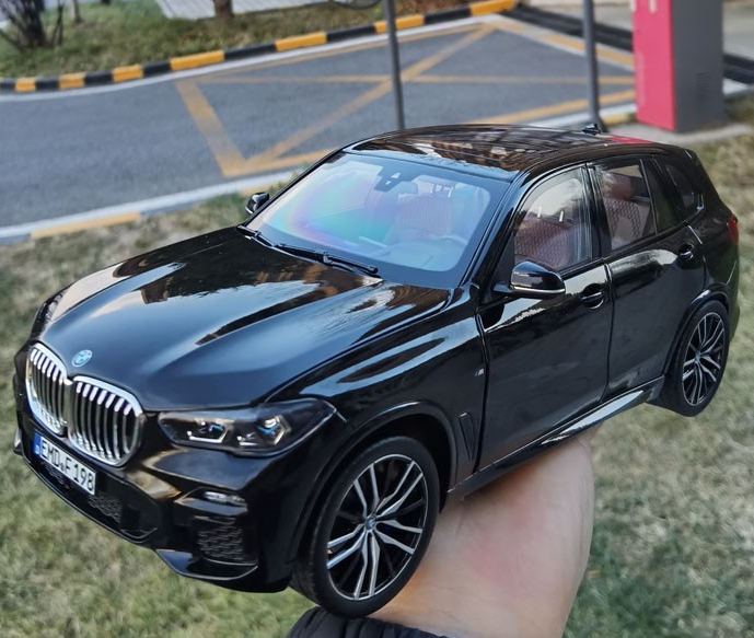 BMW X5 1:18