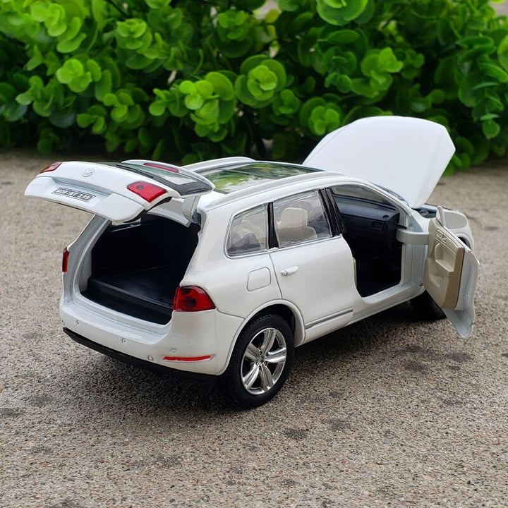 Volkswagen Touareg SUV 1:32